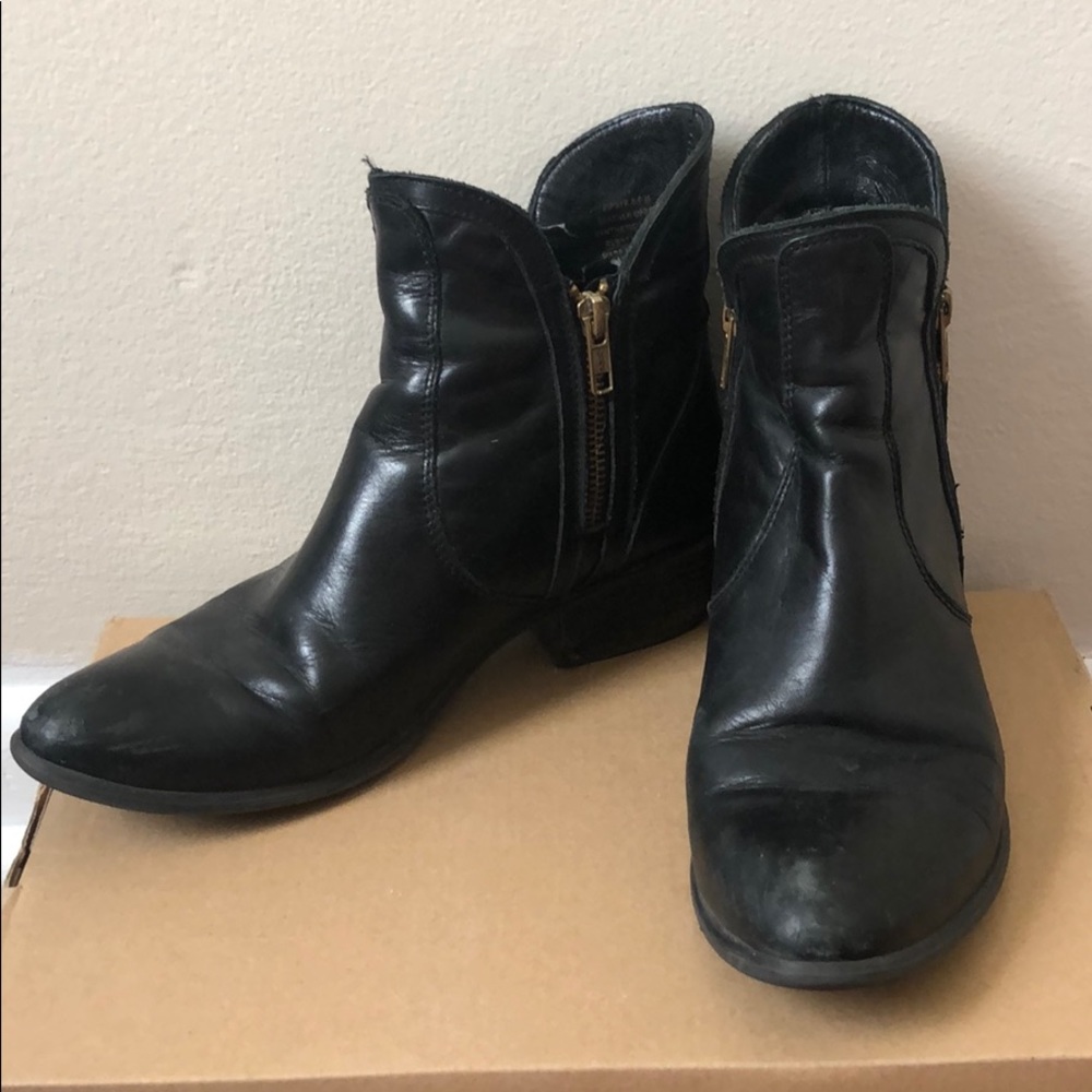 Black Steve Madden boots